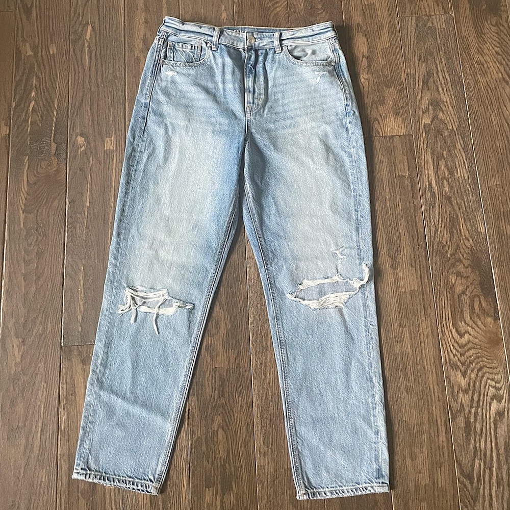 American Eagle Outfitters Vintage Mom Jeans